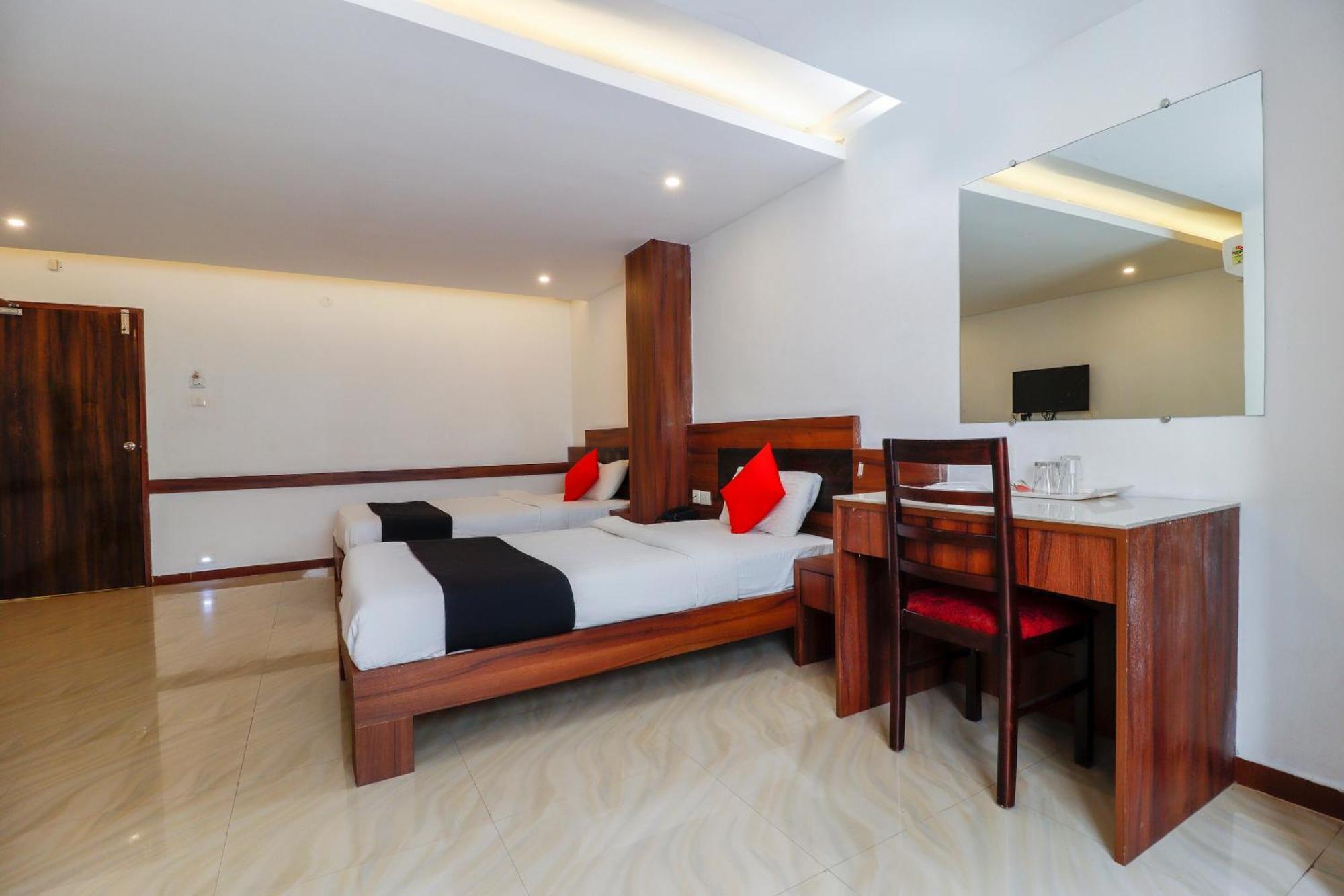Hotel Capital O Sai Arya Residency Mangaluru Exterior foto