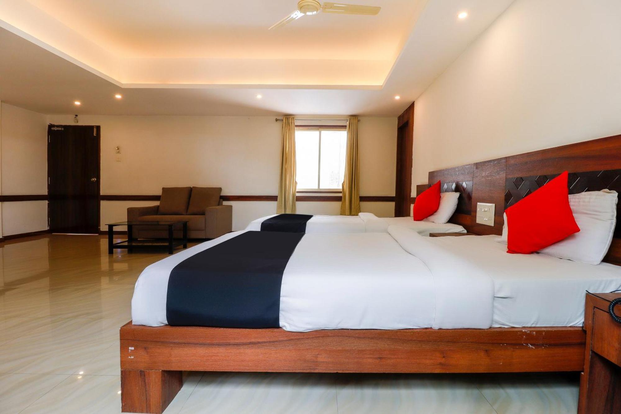 Hotel Capital O Sai Arya Residency Mangaluru Exterior foto
